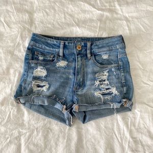 2/$40💜 CLOSET CLEAN OUT: American Eagle medium wash denim shorts